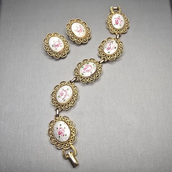 Coro Jewelry - VTG Coro Rose Guilloche Bracelet & Clip-On Earrings Set Gold Tone Filigree